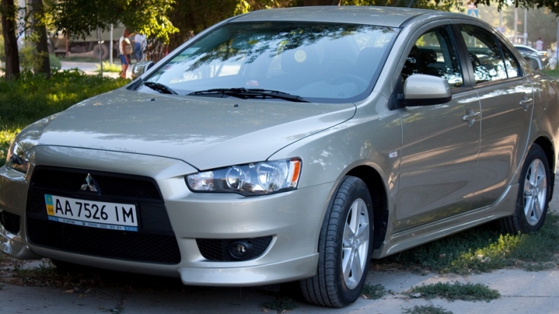     (Mitsubishi Lancer)